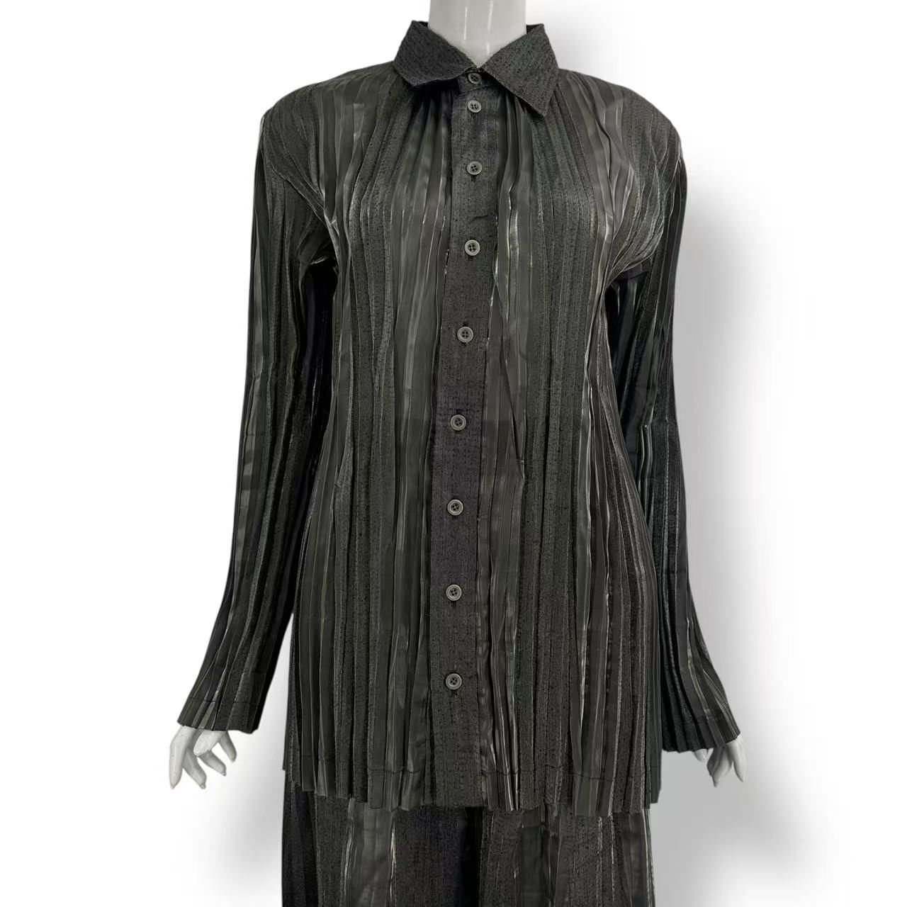 極美品 ISSEY MIYAKE イッセイミヤケ PLEATS PLEASE プリーツプリーズ 