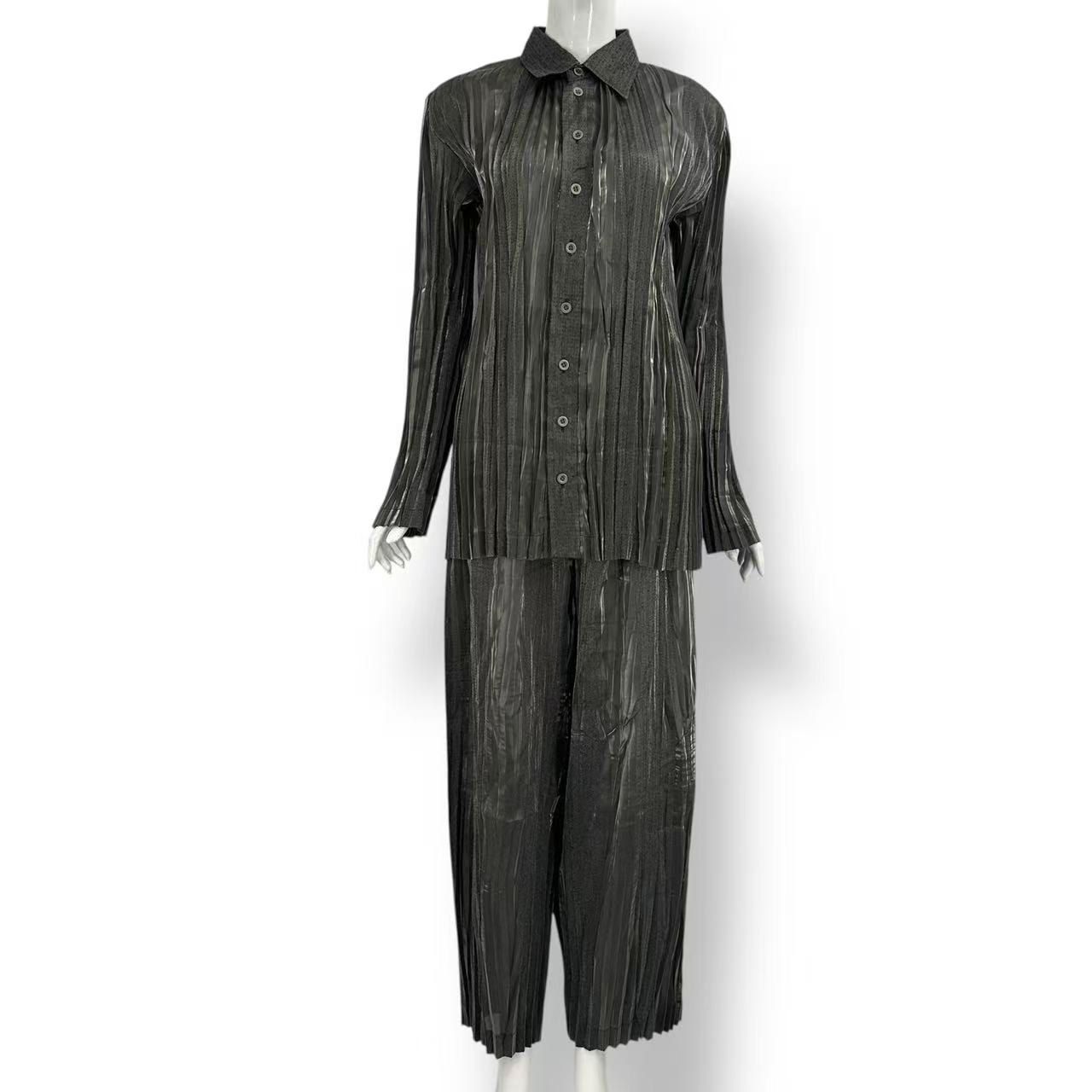 極美品 ISSEY MIYAKE イッセイミヤケ PLEATS PLEASE プリーツプリーズ セットアップ ジャケット パンツ シャイニー グレー サイズL