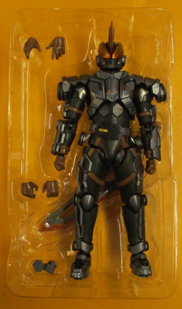 BANDAI SPIRITS S.H.Figuarts 仮面ライダーセイバー 仮面ライダー