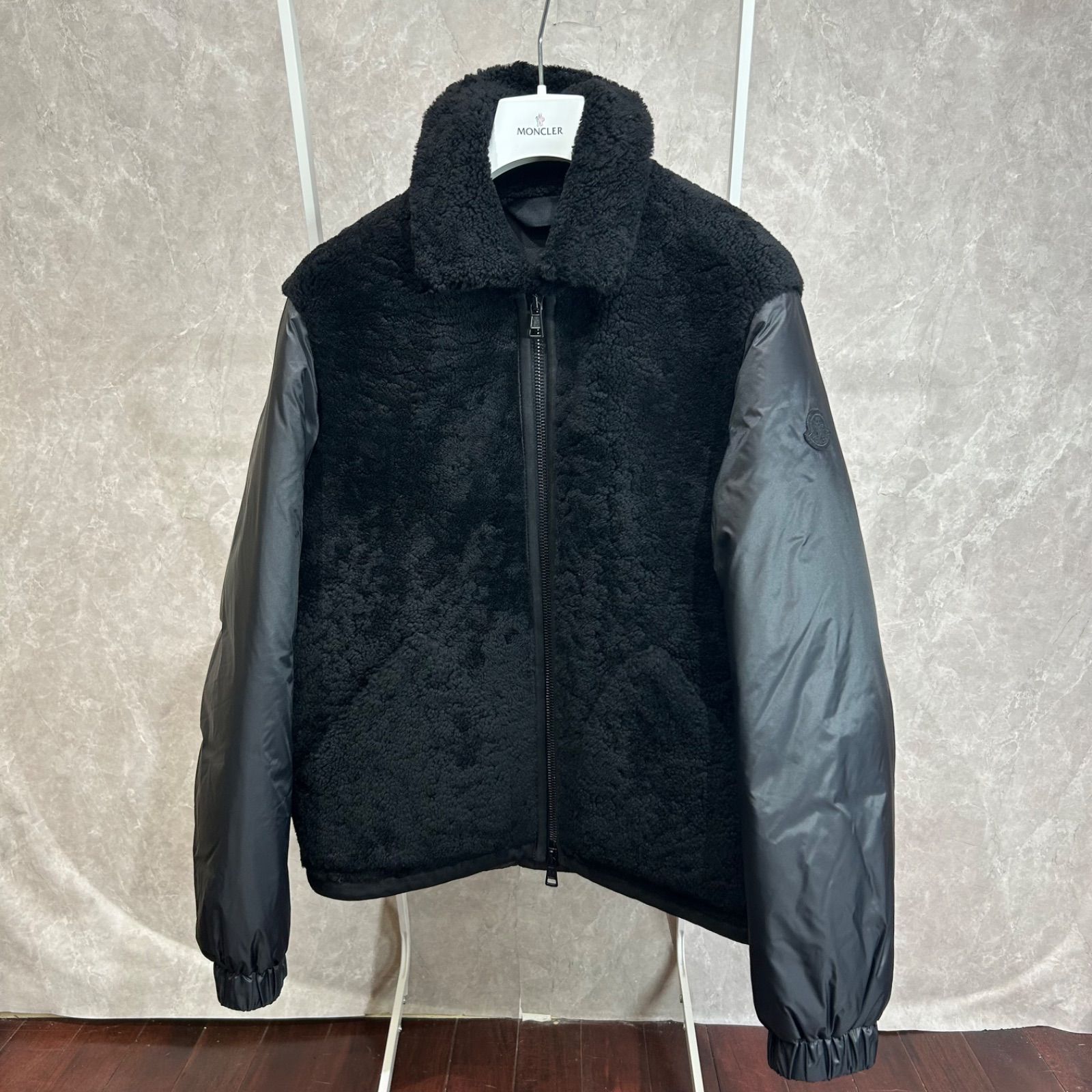 希少モデル】【24-25年秋冬】 【極美品】MONCLER モンクレールムートン 