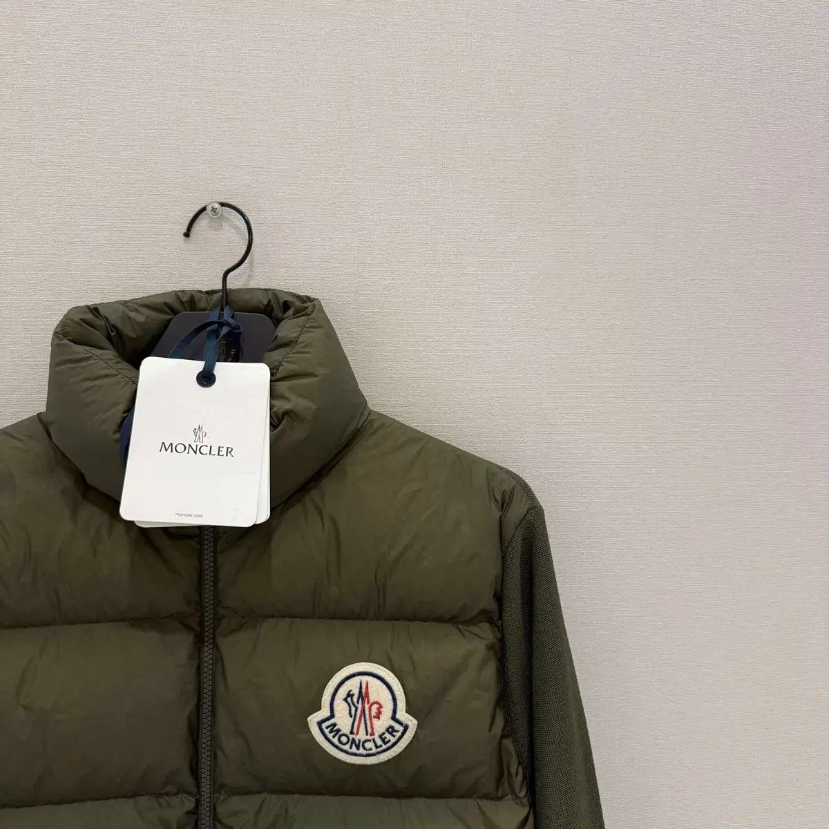 23FW Lサイズ モンクレール BIGワッペン ダウン - メルカリ