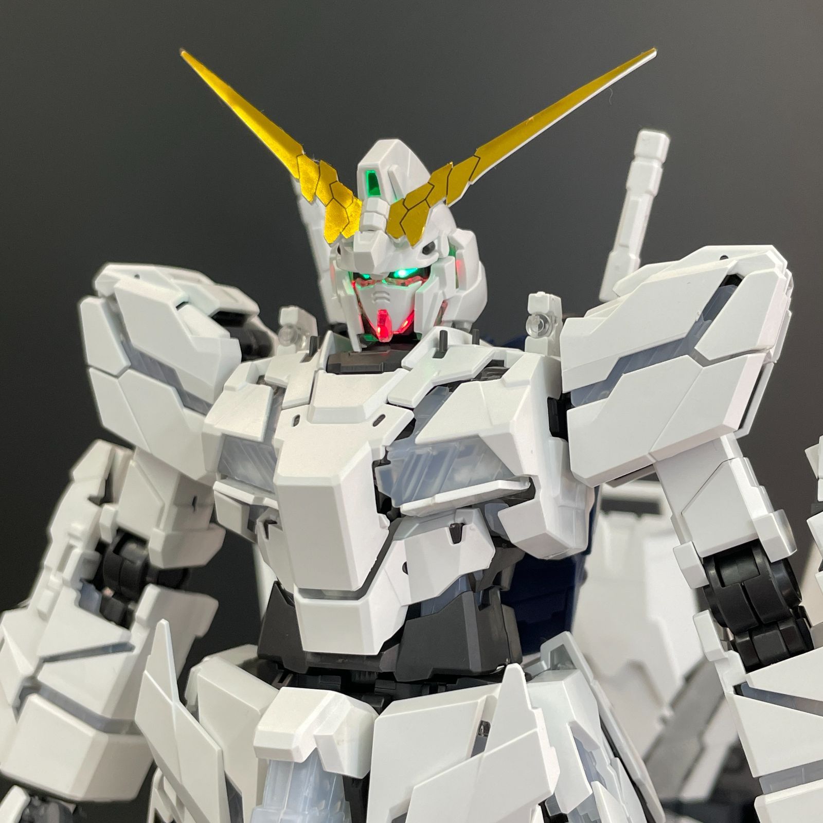 ジャンク品/発光不良、多少キズ】 MGEX 1/100 ユニコーンガンダム Ver
