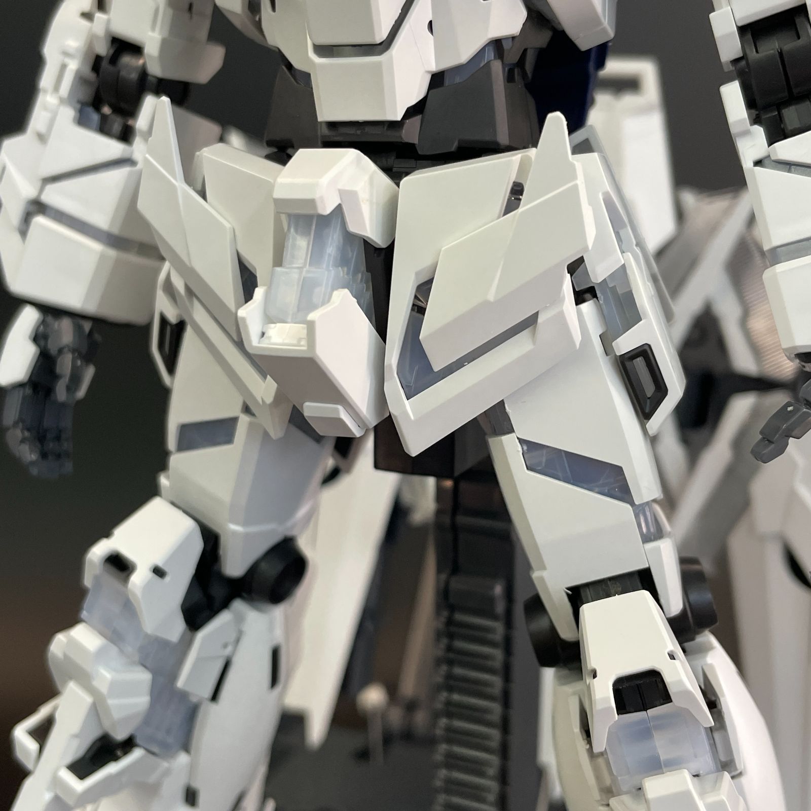 ジャンク品/発光不良、多少キズ】 MGEX 1/100 ユニコーンガンダム Ver