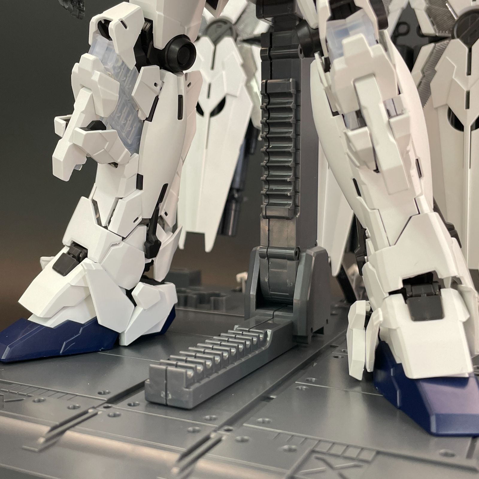 ガンプラ【ジャンク品/発光不良、多少キズ】 MGEX 1/100 ユニコーン