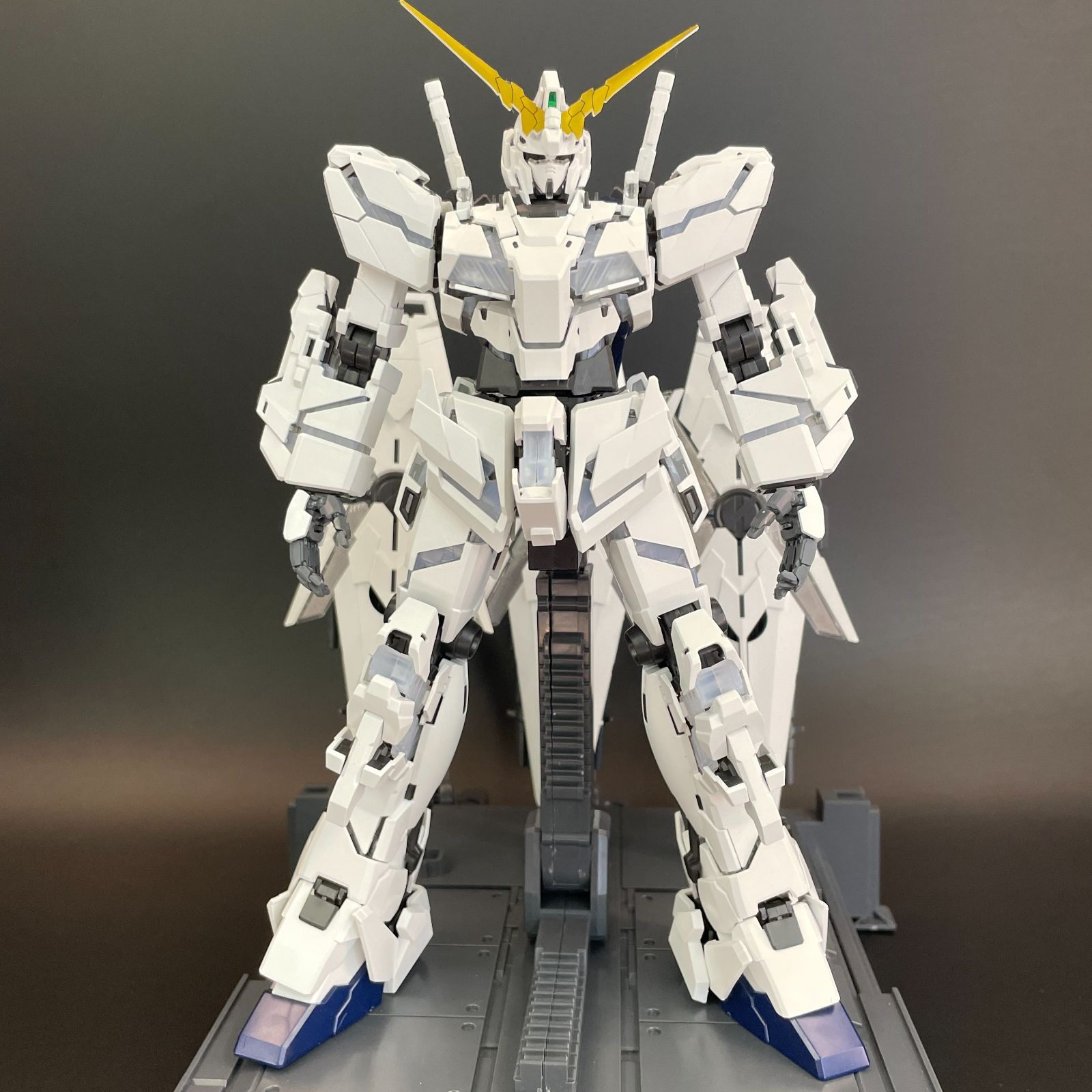 ガンプラ【ジャンク品/発光不良、多少キズ】 MGEX 1/100 ユニコーン