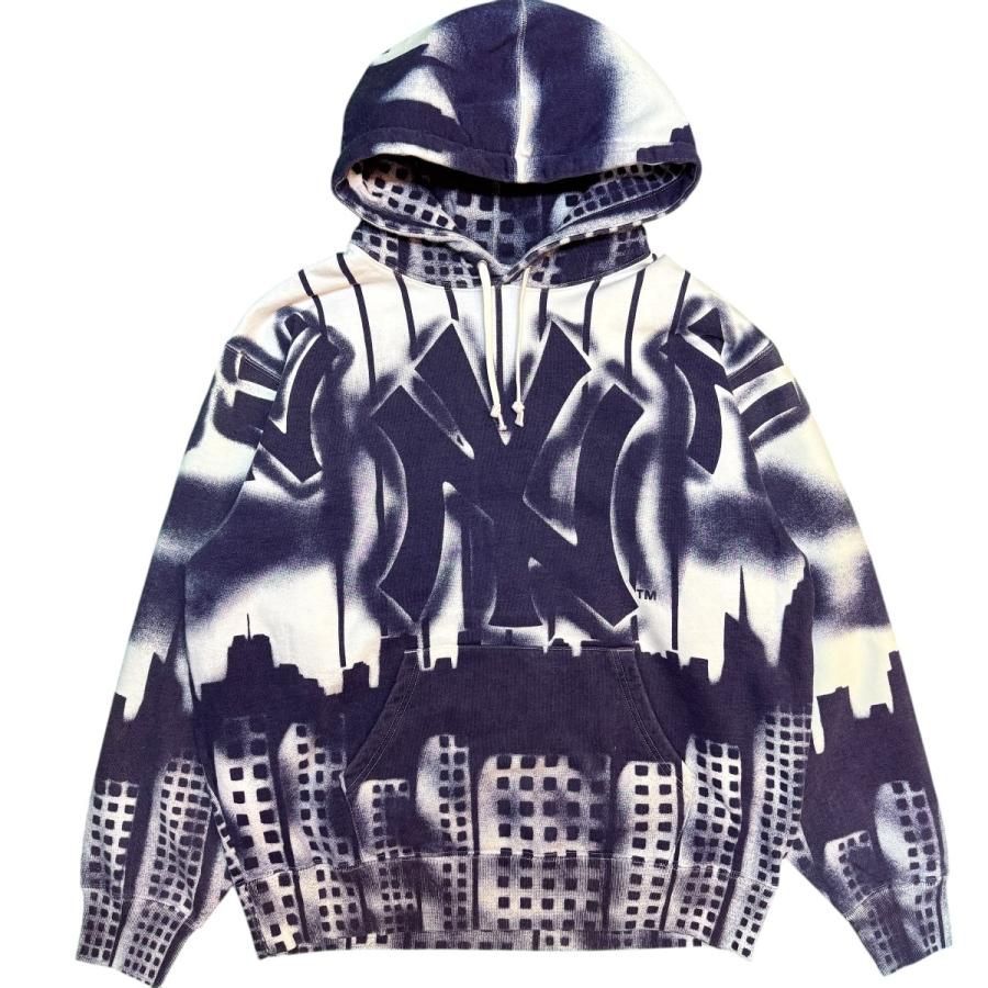 【新古品】サイズ【M】シュプリーム Supreme 21AW／ New York Yankees Airbrush Hooded Sweatshirt ／ニューヨークヤンキース エアブラシスウェットパーカー ／中国製　 8065000233768