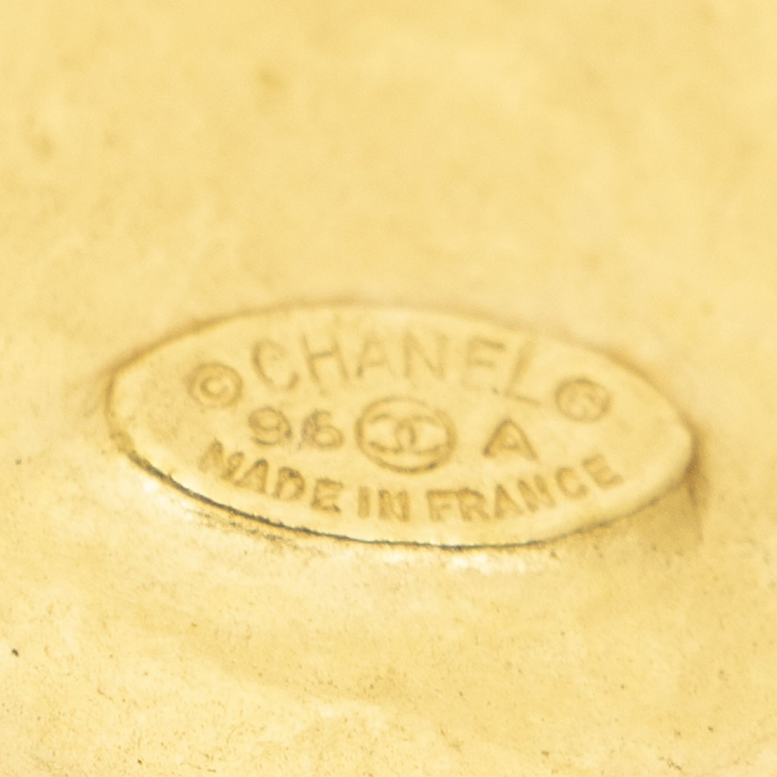 CHANEL シャネルCC グリポワ ぶら下がり クリップオン イヤリング金 
