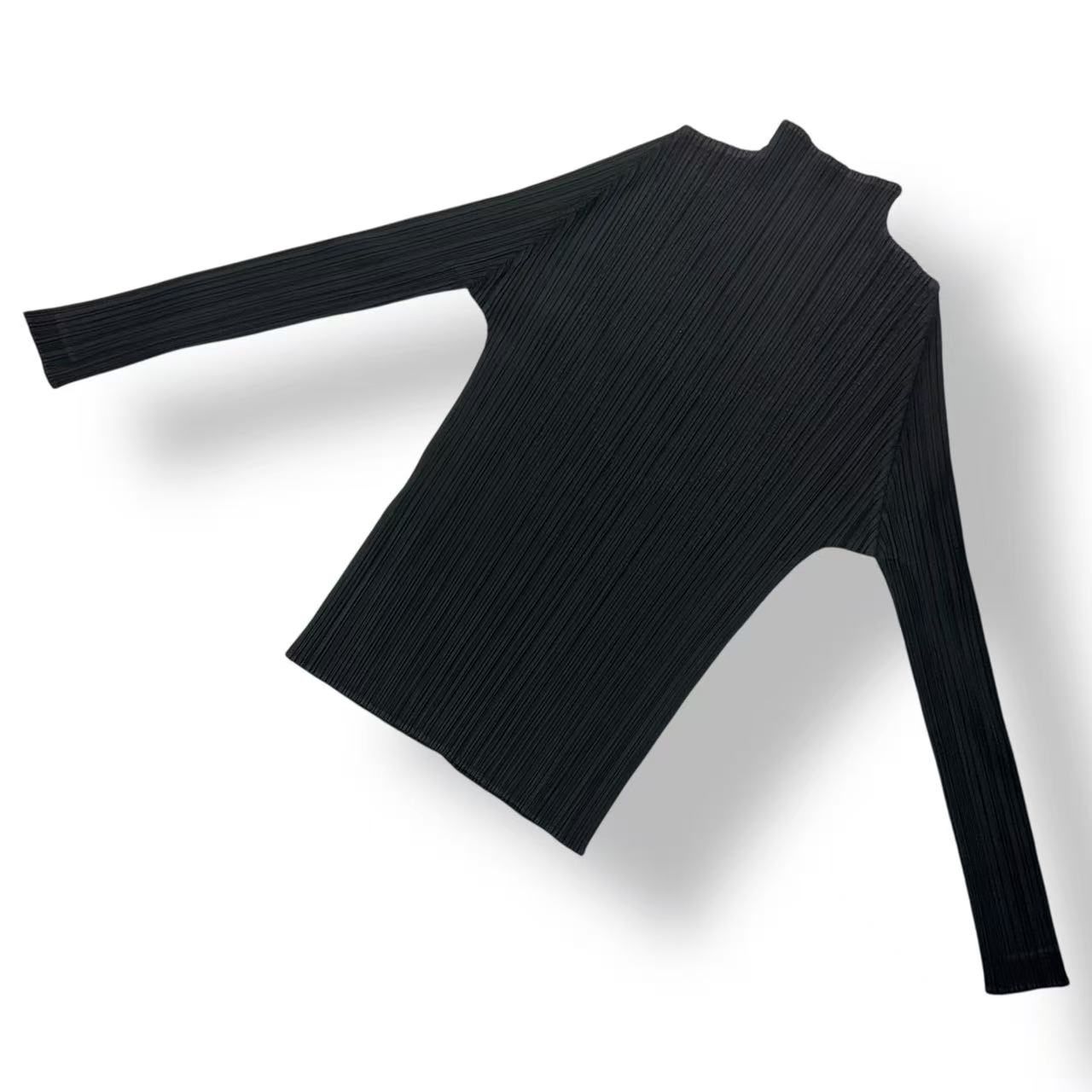 PLEATS PLEASE ISSEY MIYAKE ブラックトップス 3 PLEATS PLEASE