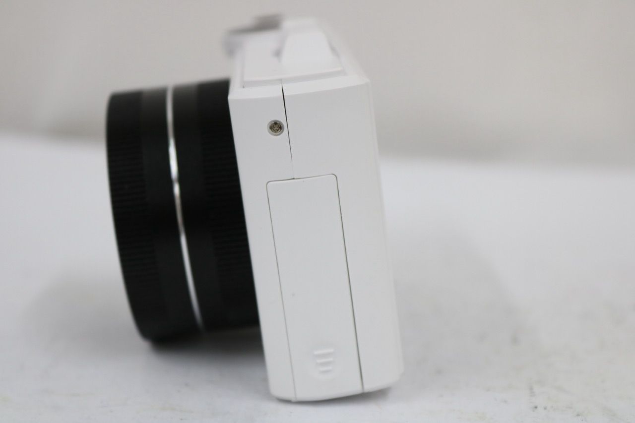 【返品保証】 【元箱付き】DIGITAL CAMERA 5K Ultra HD 18x ホワイト バッテリー付き e11445 【返品保証】 【元箱付き】DIGITAL CAMERA 5K Ultra HD 18x ホワイト バッテリー付き e11445