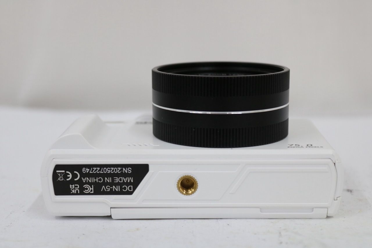 【返品保証】 【元箱付き】DIGITAL CAMERA 5K Ultra HD 18x ホワイト バッテリー付き e11445 【返品保証】 【元箱付き】DIGITAL CAMERA 5K Ultra HD 18x ホワイト バッテリー付き e11445