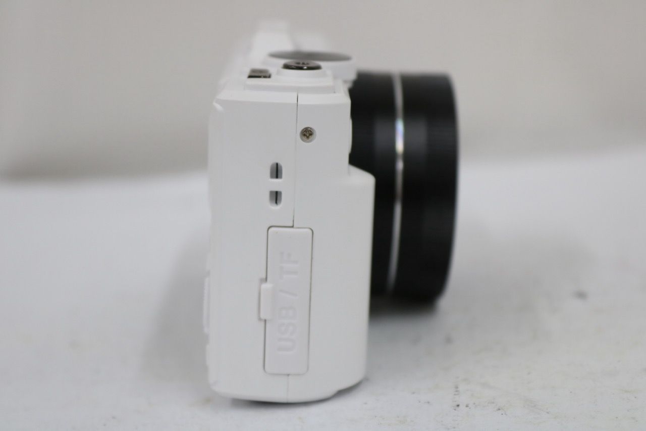 【返品保証】 【元箱付き】DIGITAL CAMERA 5K Ultra HD 18x ホワイト バッテリー付き e11445 【返品保証】 【元箱付き】DIGITAL CAMERA 5K Ultra HD 18x ホワイト バッテリー付き e11445