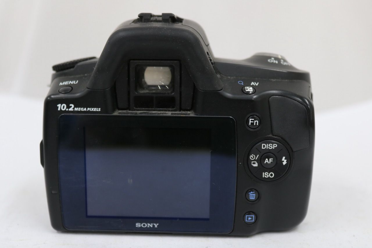 【返品保証】 ソニー Sony a DSLR-A230 Sigma 18-200mm F3.5-6.3 DC 付属品多数 デジタル一眼 e11442