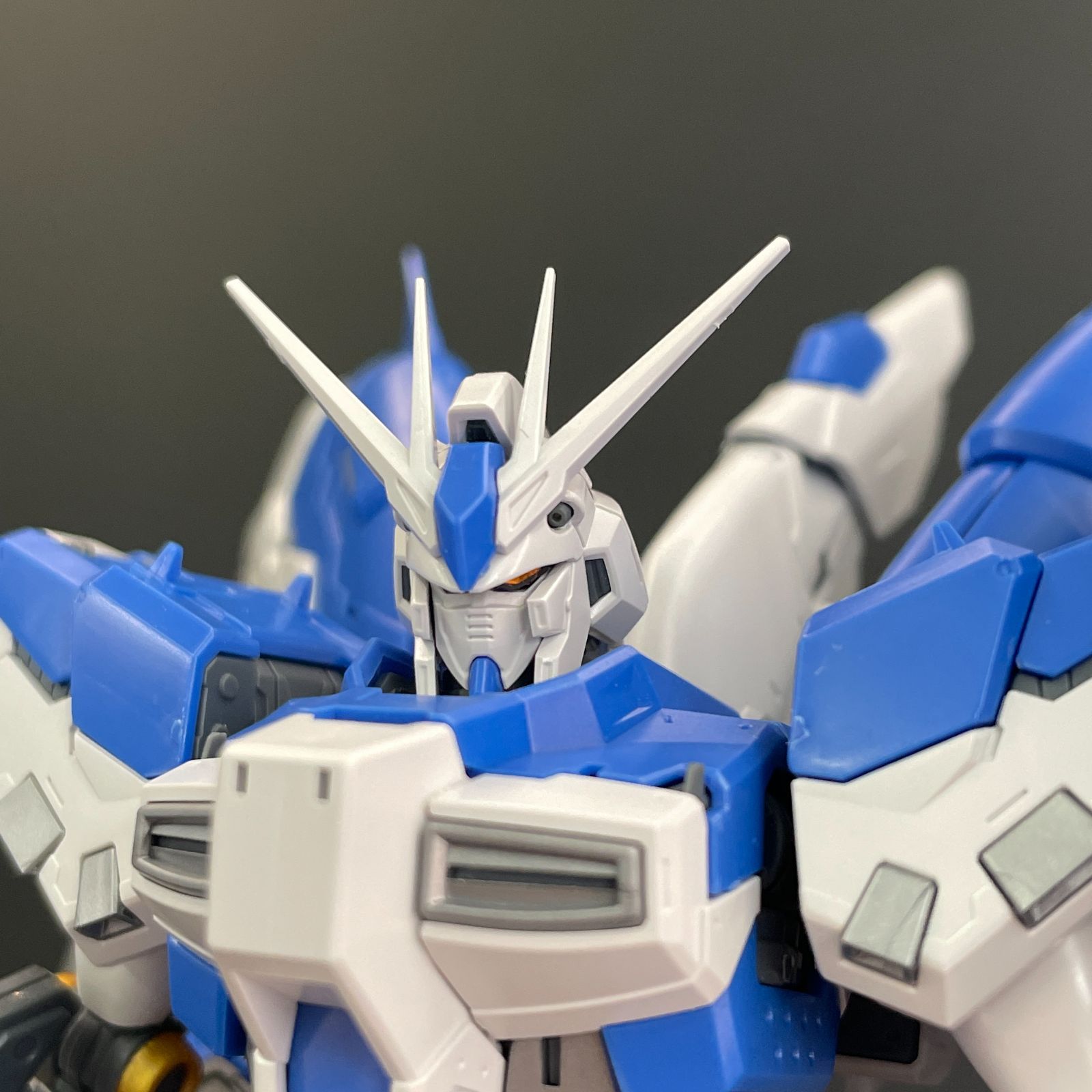 中古品】 RG 1/144 Hi-νガンダム※アクション台座おまけ付き 完成品
