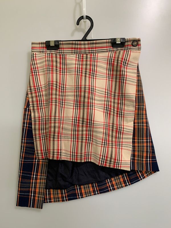 【中古品】 VIVIENNE WESTWOOD ヴィヴィアンウエストウッド イタリア製 チェック ミニスカート 【168-260508-AS-56-min】