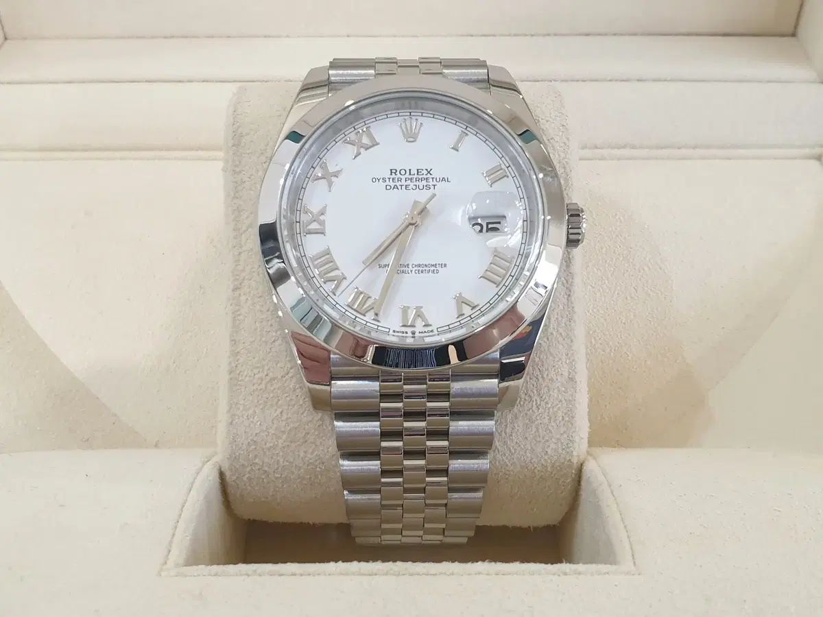 ROLEX デイトジャスト 126300 ドームベゼル 白文字盤 バー ジュビリー