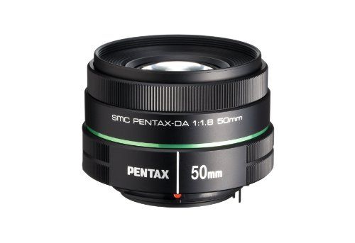 ペンタックス smc PENTAX-DA 50mmF1.8 中望遠単焦点レンズ 【APS-Cサイズ用】【高い描写性能】【うつくしいボケ味・円形絞り】【小型軽量】【ペンタックス一眼Kシリーズはボディ内手振れ補正を搭載】 22177kk 525f33cc