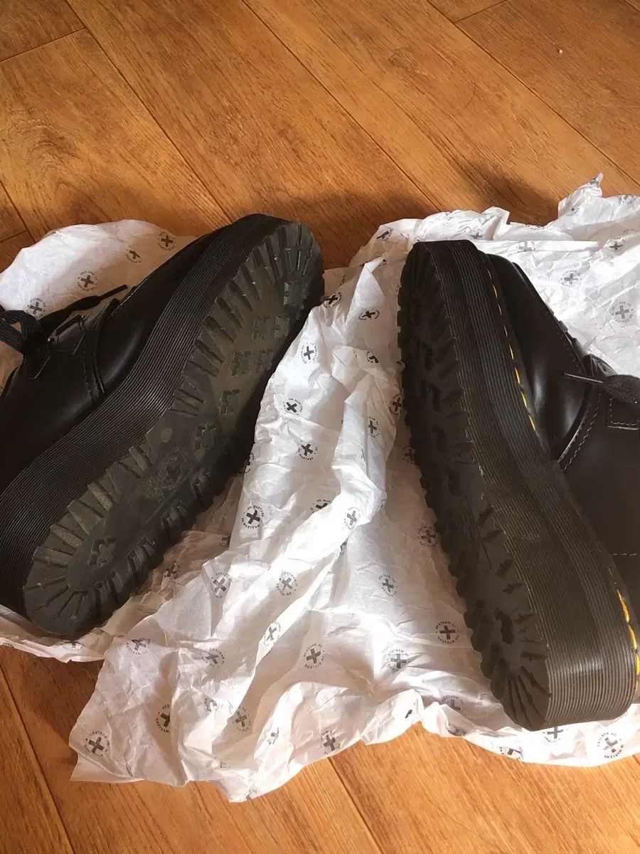 DR. MARTENS ドクターマーチン クアッド クリーパー シドニー 240 uk5