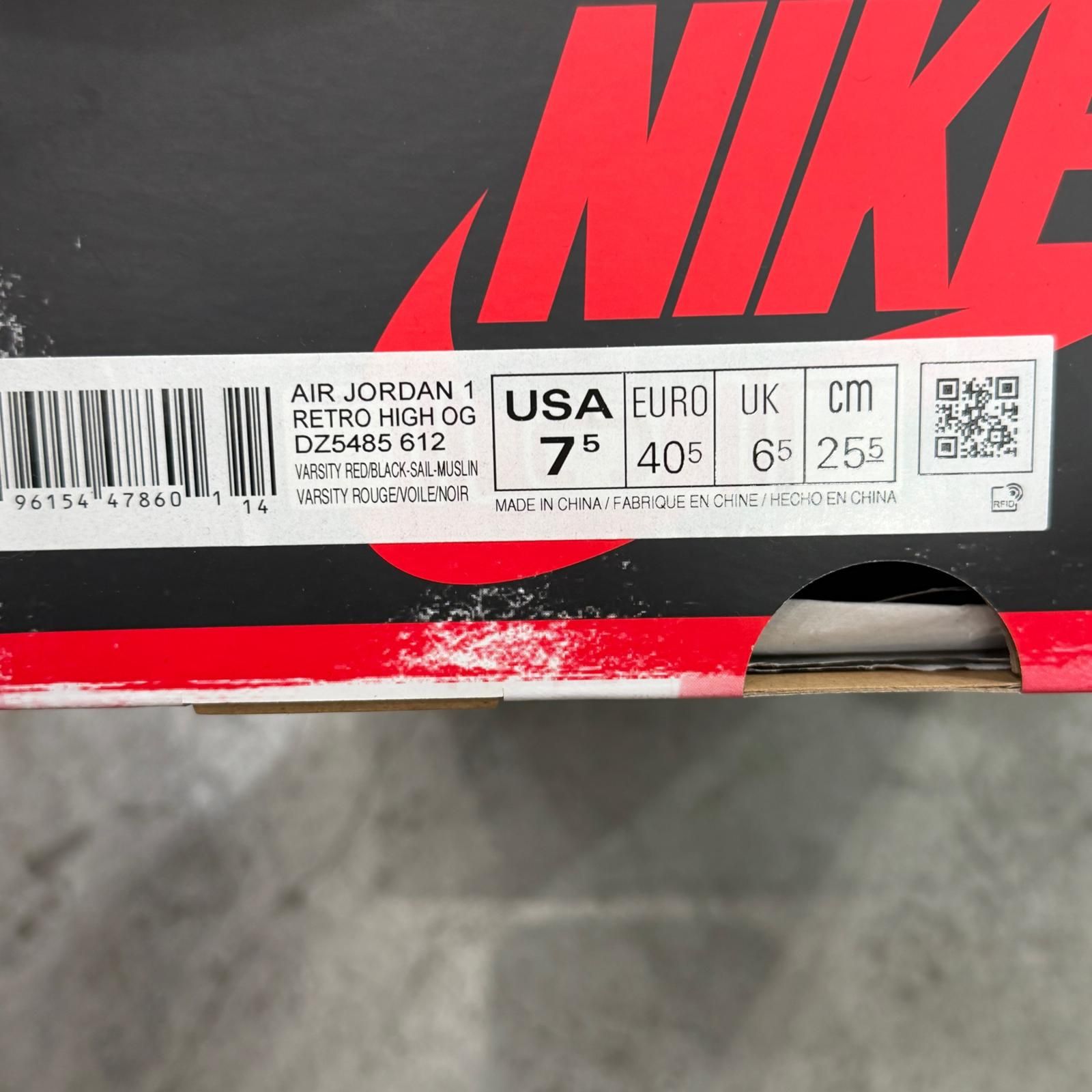 NIKE Air Jordan 1 High OG NIKE Air Jordan 1 High OG