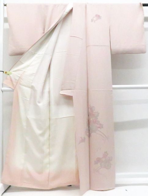 【一輝堂】付下げ 縫い撚 スワトウ刺繍正絹 着物 身丈約162.5cm 裄丈約63cm 26z04-2291