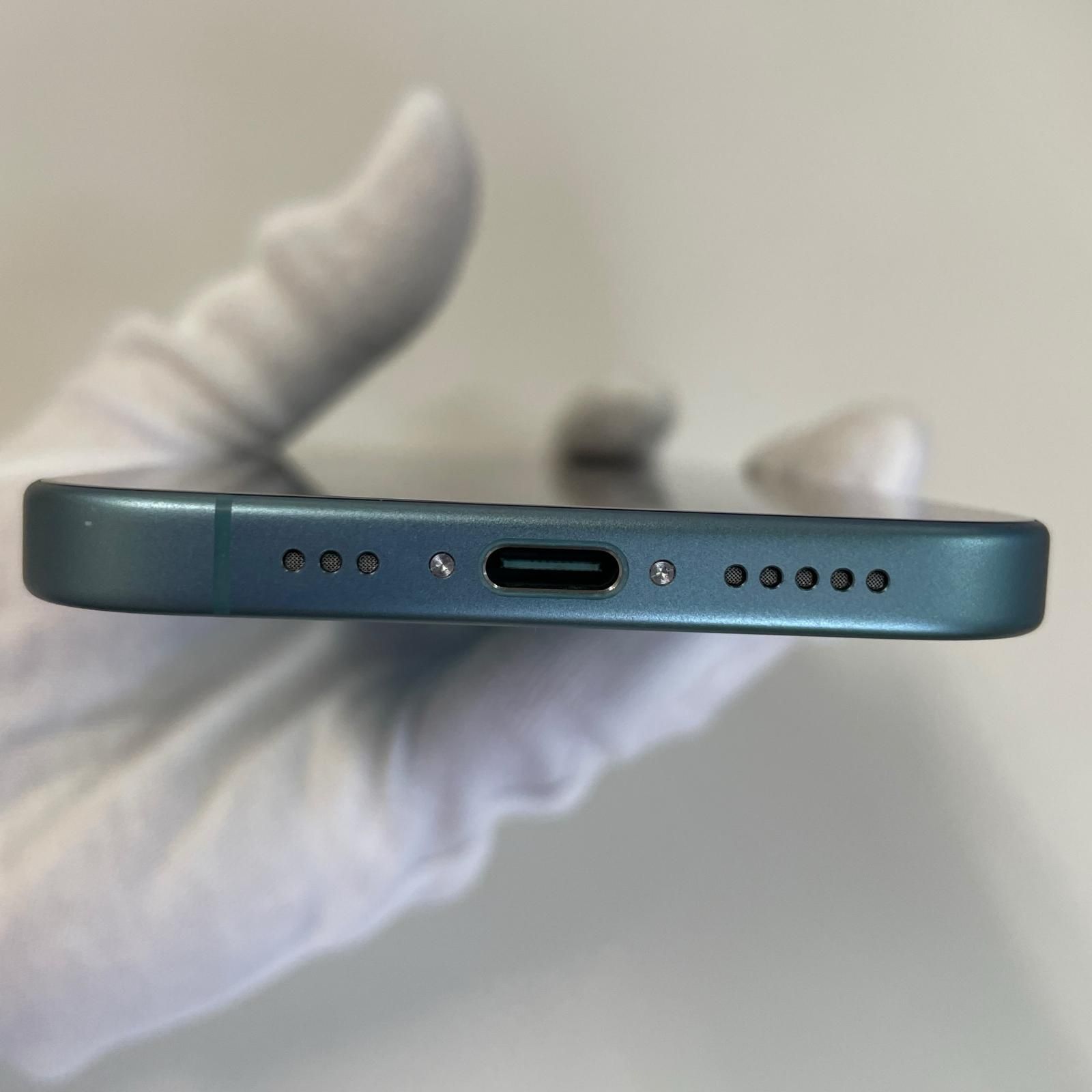 au iPhone 16 128GB ティール