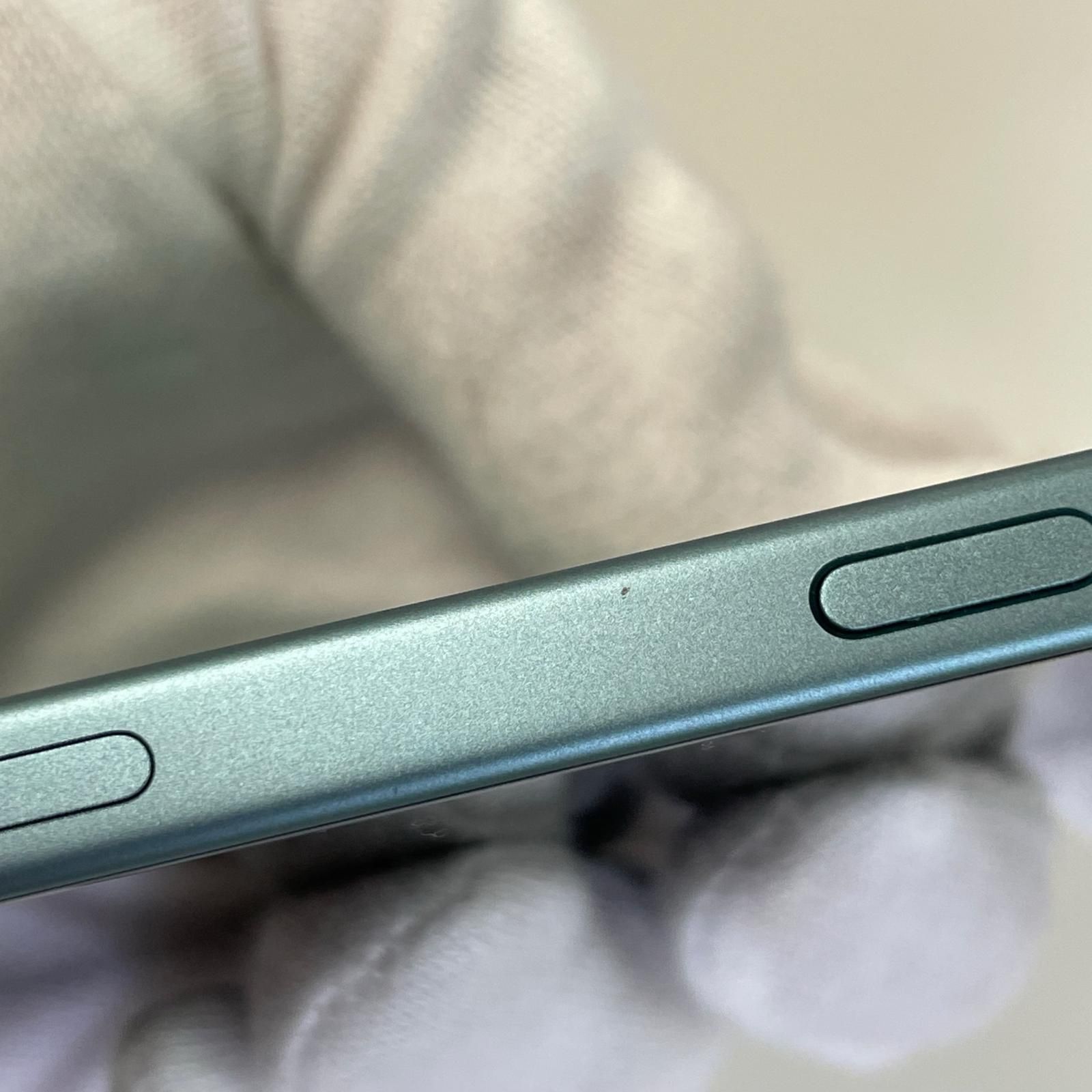 au iPhone 16 128GB ティール