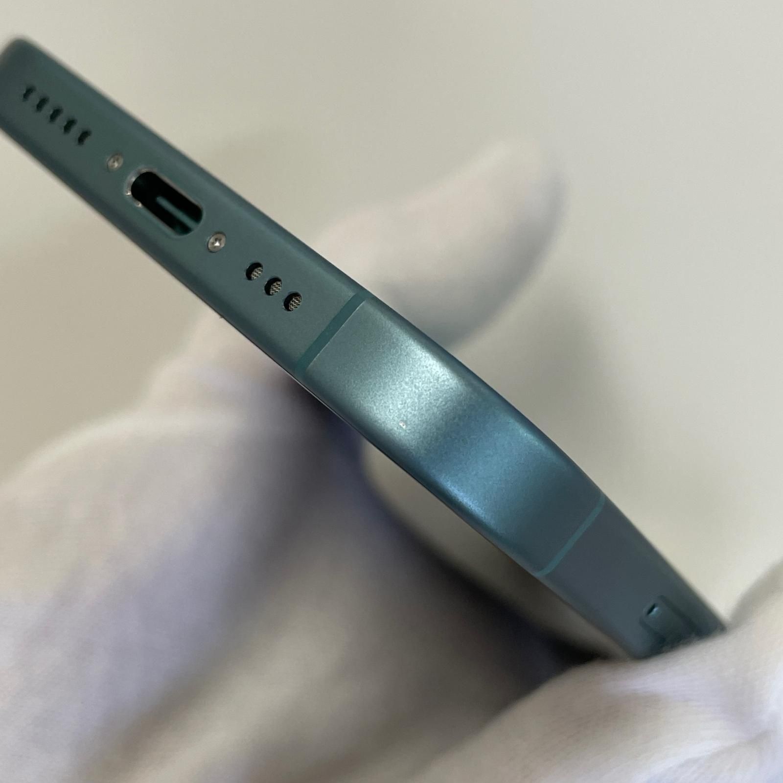 au iPhone 16 128GB ティール