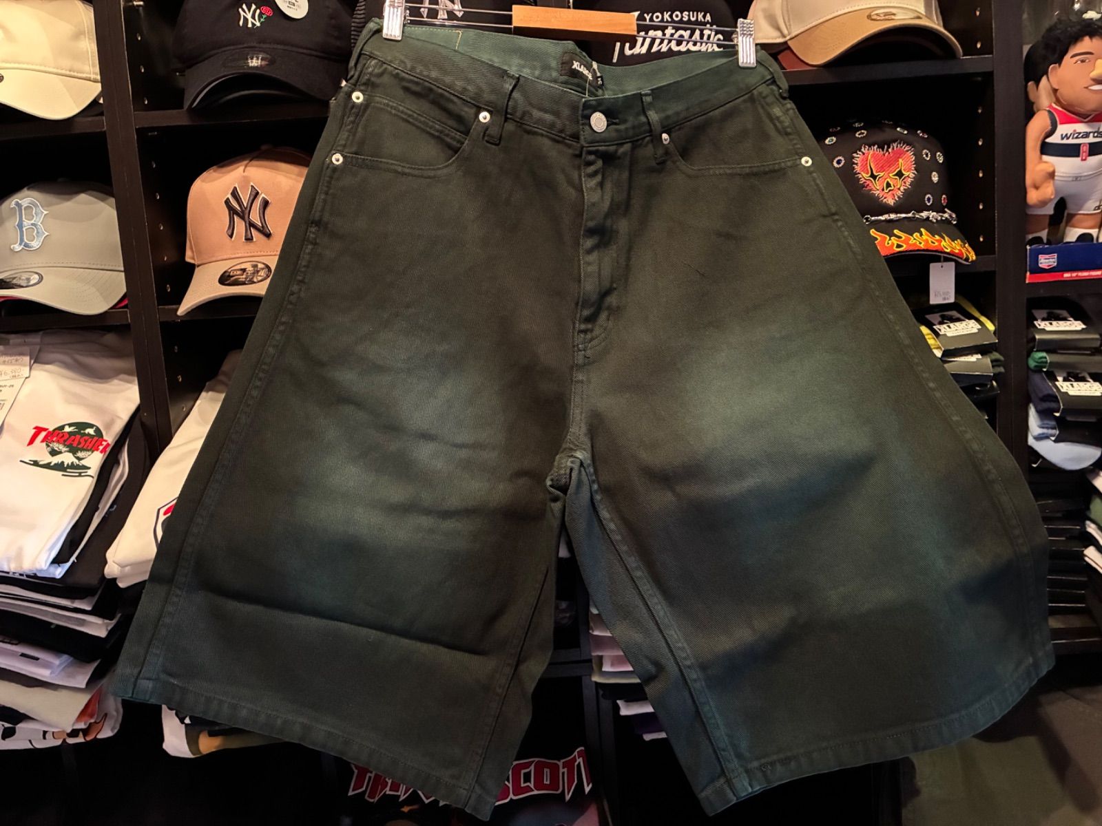 XLARGE SPRAYDYE SHORT PANTS GREEN 34inch