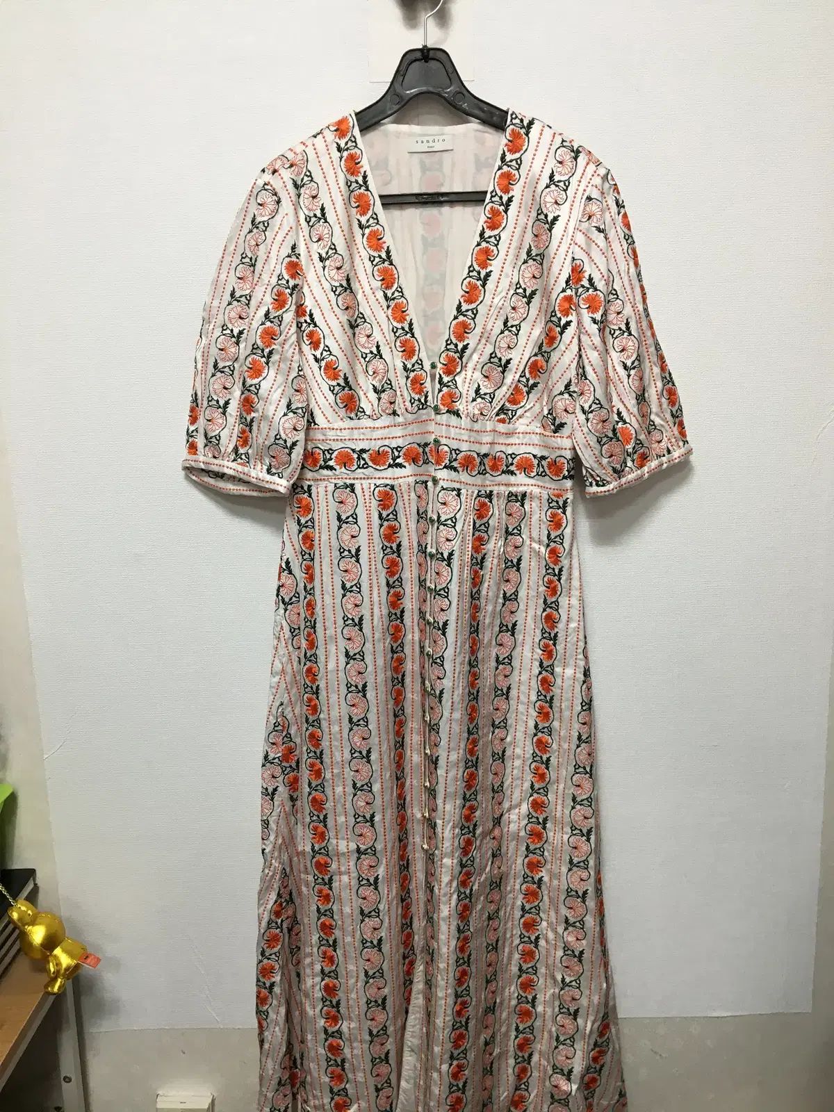 サンドロ刺繍半袖マキシロング丈ワンピース