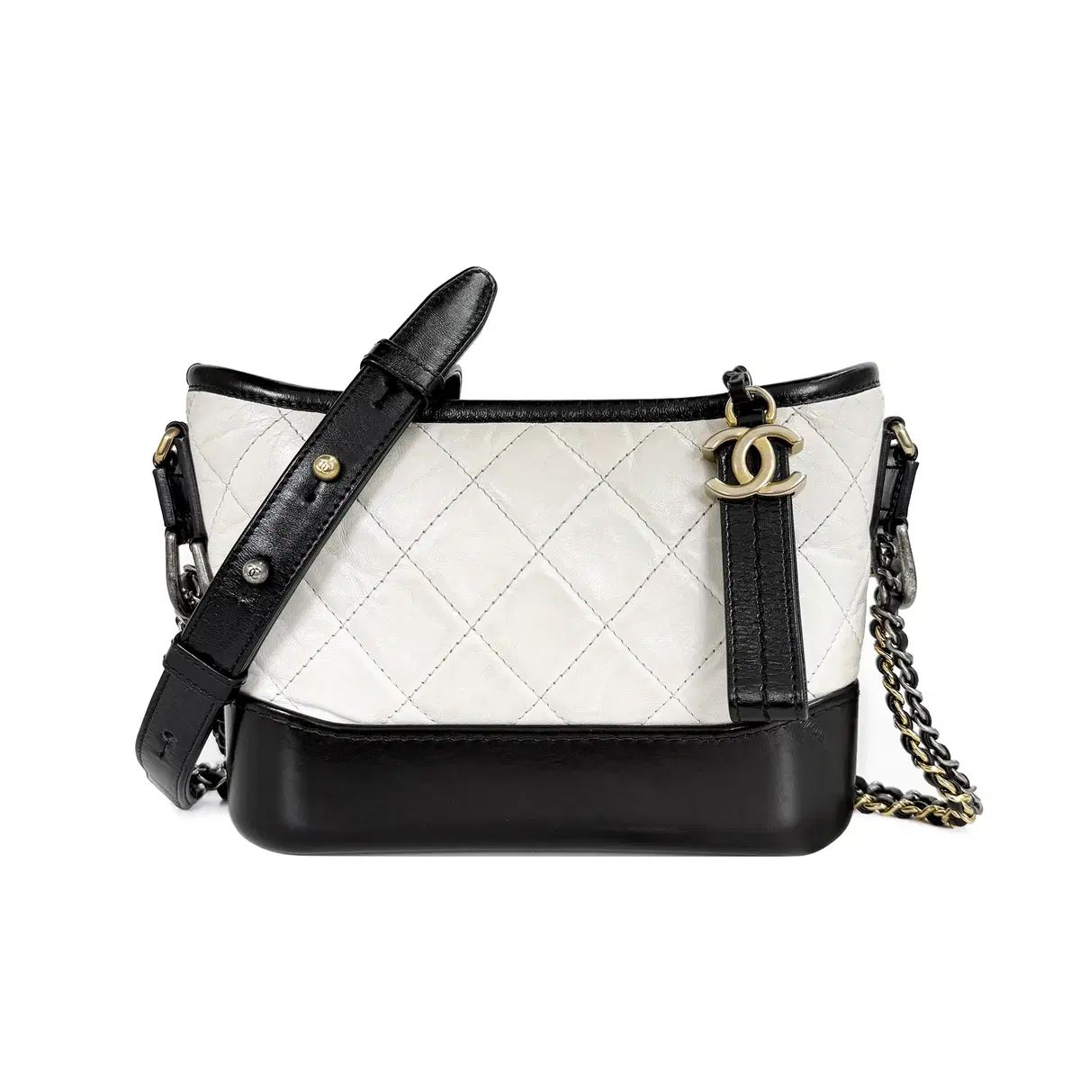 シャネル HOBO BAG スモール 白 28番台 カーフスキン AZ2MDNKJ
