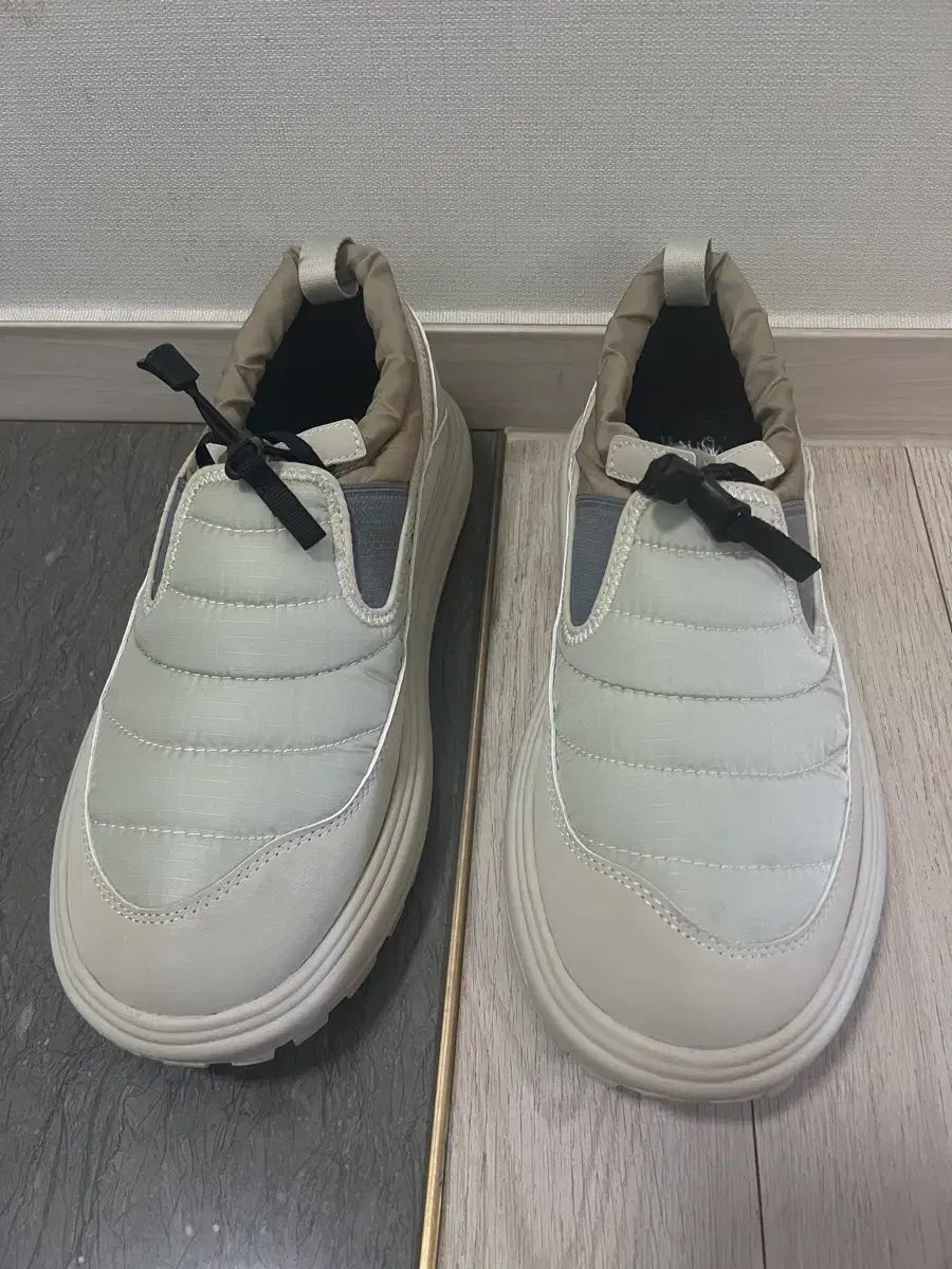 Columbia ホバーチューバー キャンピングシューズ（270）