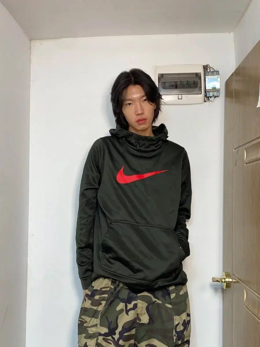 ナイキ カーキ フード Tシャツ XL