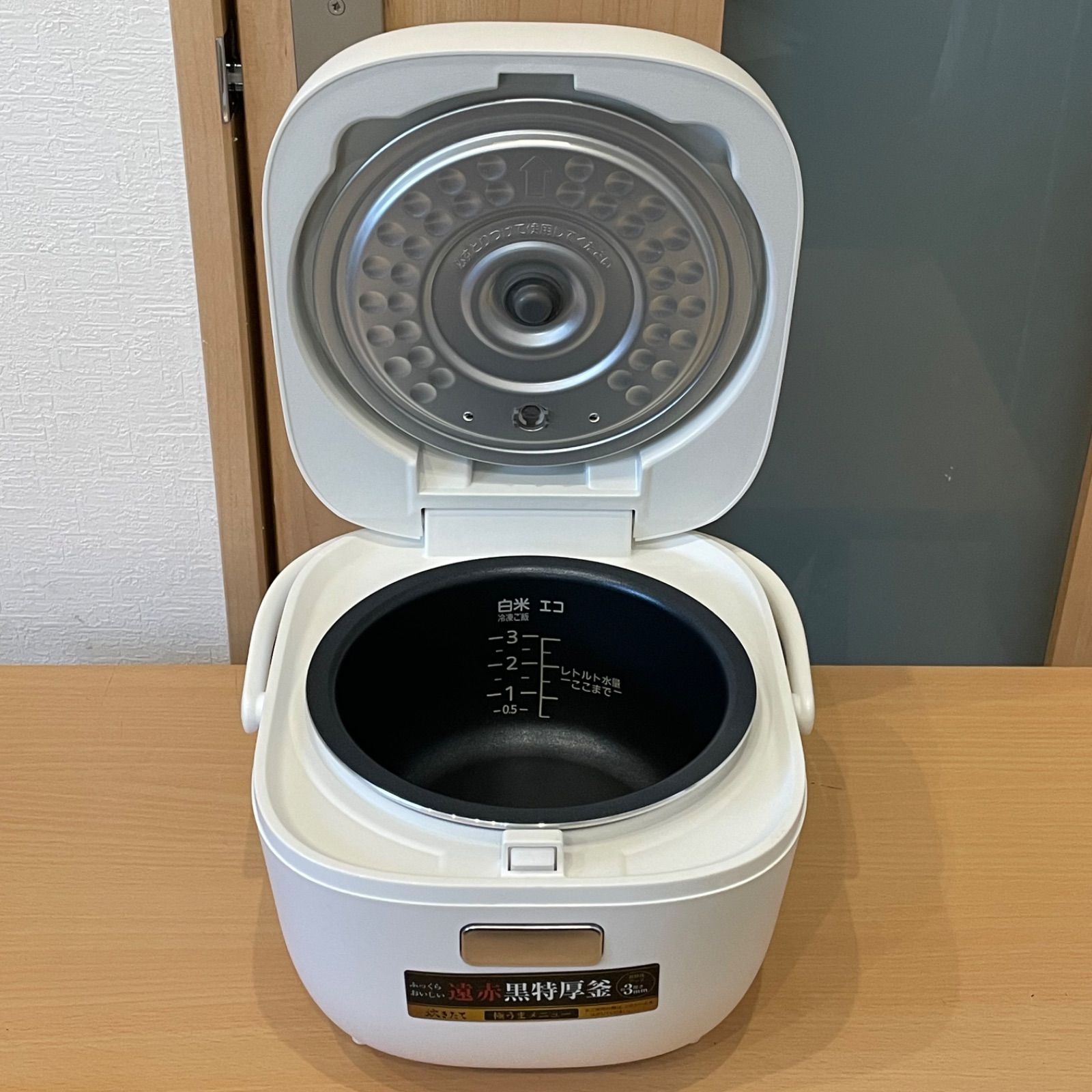 美品 TIGER タイガー マイコンジャー炊飯器 炊飯器 JBS-A055 3合炊き 