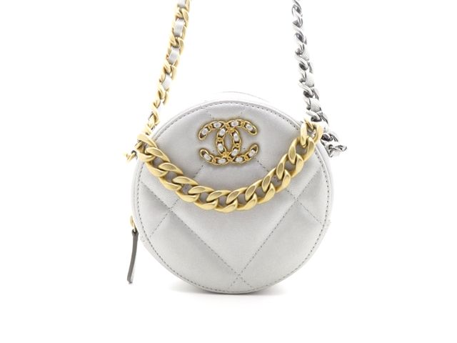 CHANEL シャネル バッグ CHANEL19 チェーンクラッチ シルバー/GP/SS カーフ AP0945 B05092 10601 ショルダーバッグ カーフ シルバー【中古】437