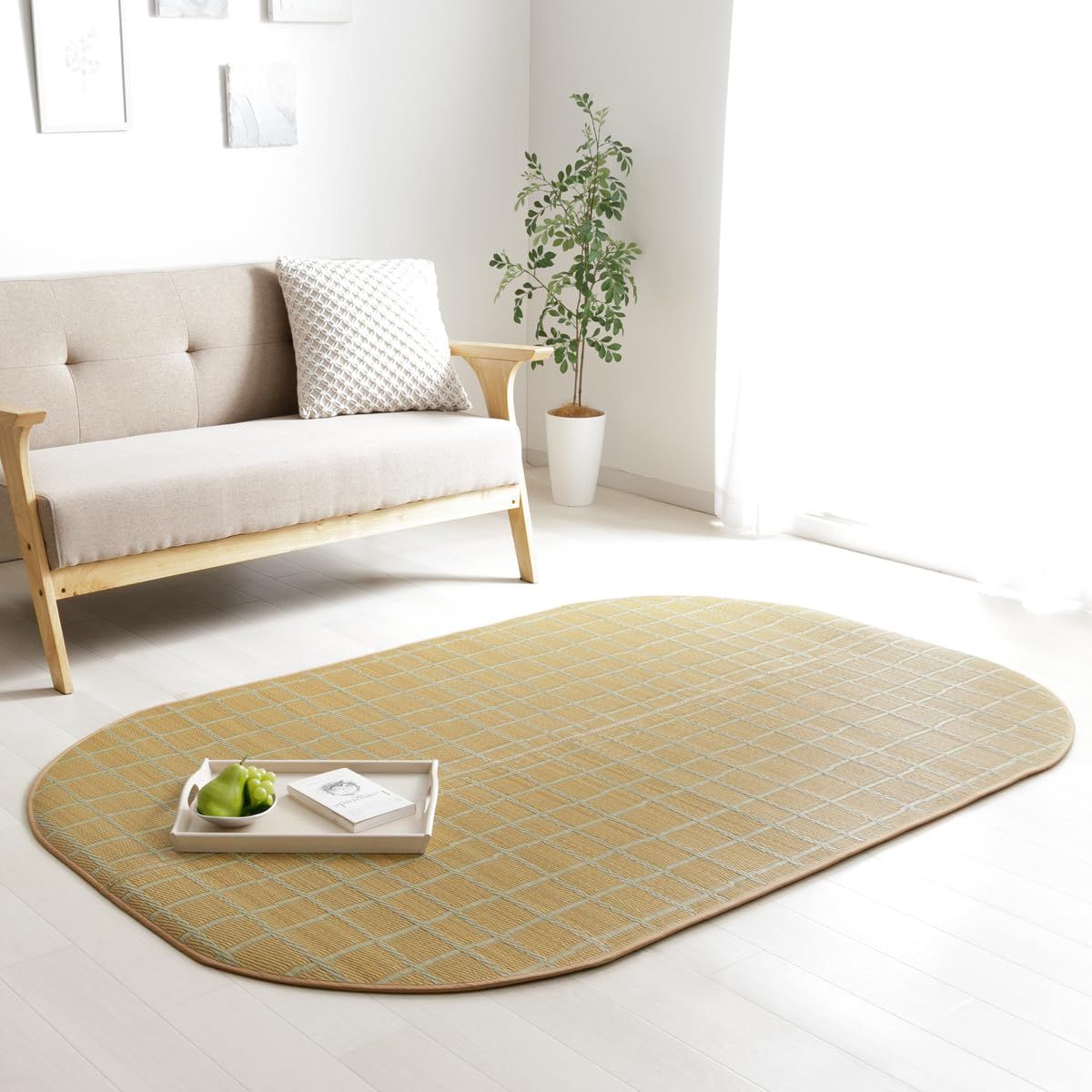 新品 イケヒコ い草 ラグ 小さめ ラグマット 北欧 チェッケ 約120×180cm ベージュ オーバル PLAYFUL IGUSA おしゃれ 滑り止め付き 天然い草100％ ウレタン入り クッション性 厚手 洗濯不要 #1073020021918