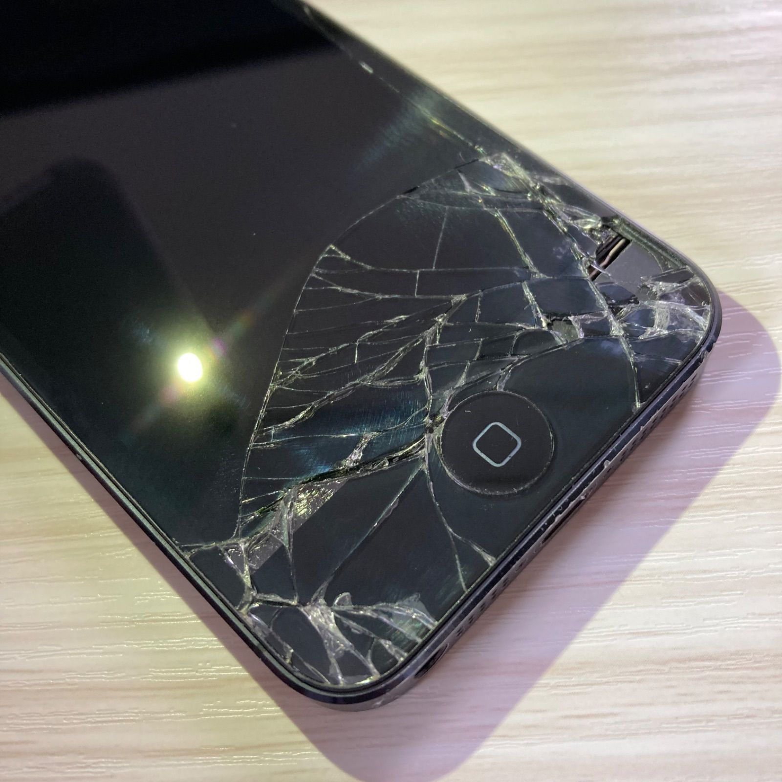 iPhone 5 32GB au バッテリー91% 訳あり - メルカリ