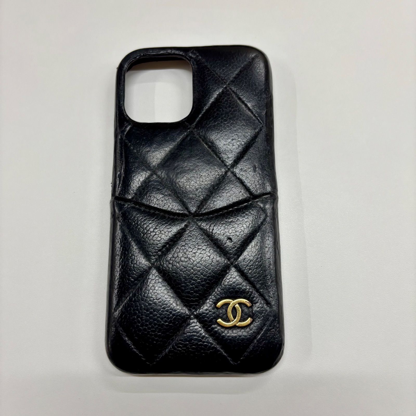 (b) CHANEL シャネル スマホケース レディース ブランド マトラッセ キャビアスキンブラック シルバ一金具 ケース おしゃれ可愛いロゴ キルティング iPhone 14 Plus 【中古】/10102