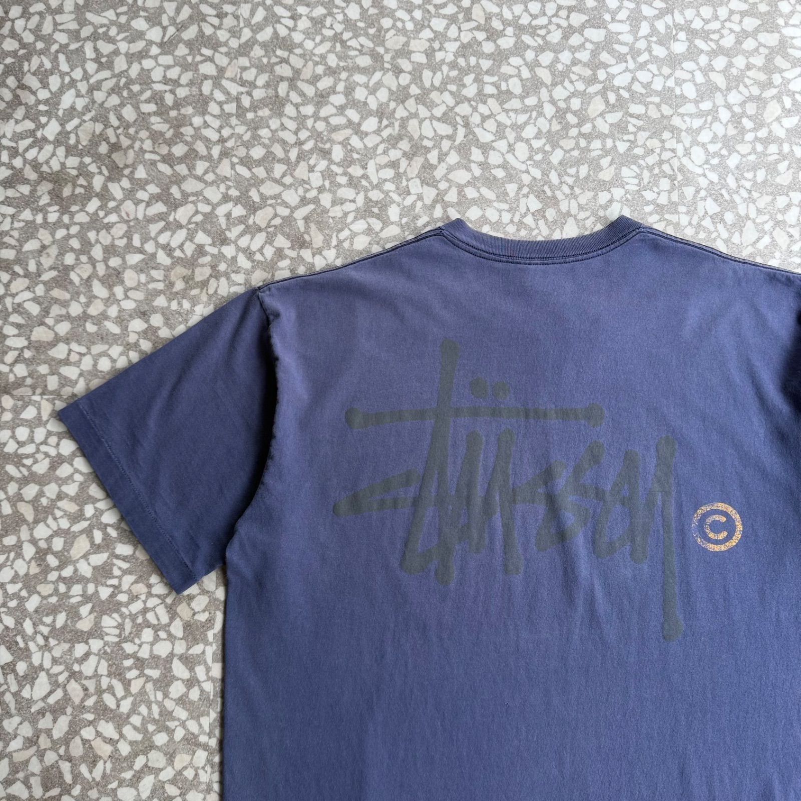 STUSSY / 90’s back print T-shirt 白タグ オールドステューシー　オーバーサイズ　バックプリントロゴTシャツ　フェード　希少サイズ