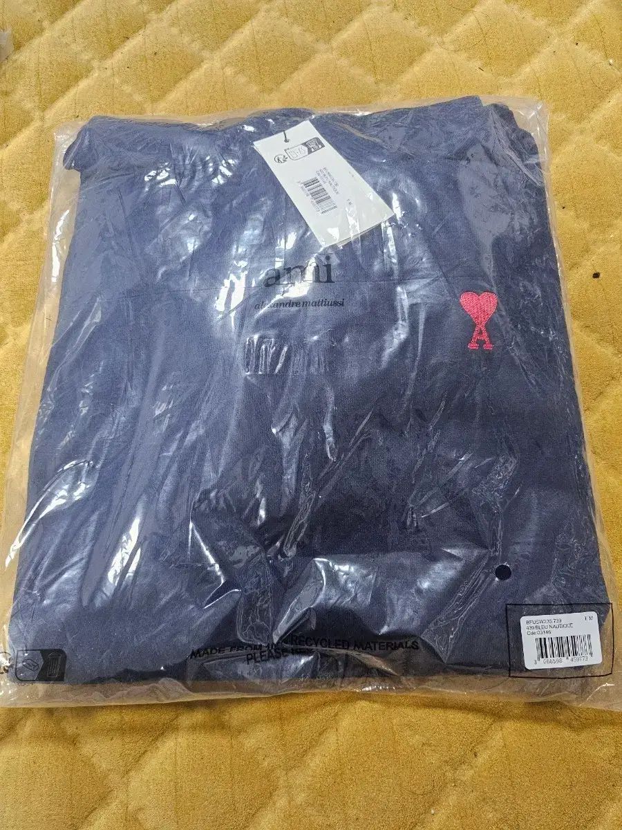 アミ スモール ハート ロゴ ネイビー WHO Tシャツ m