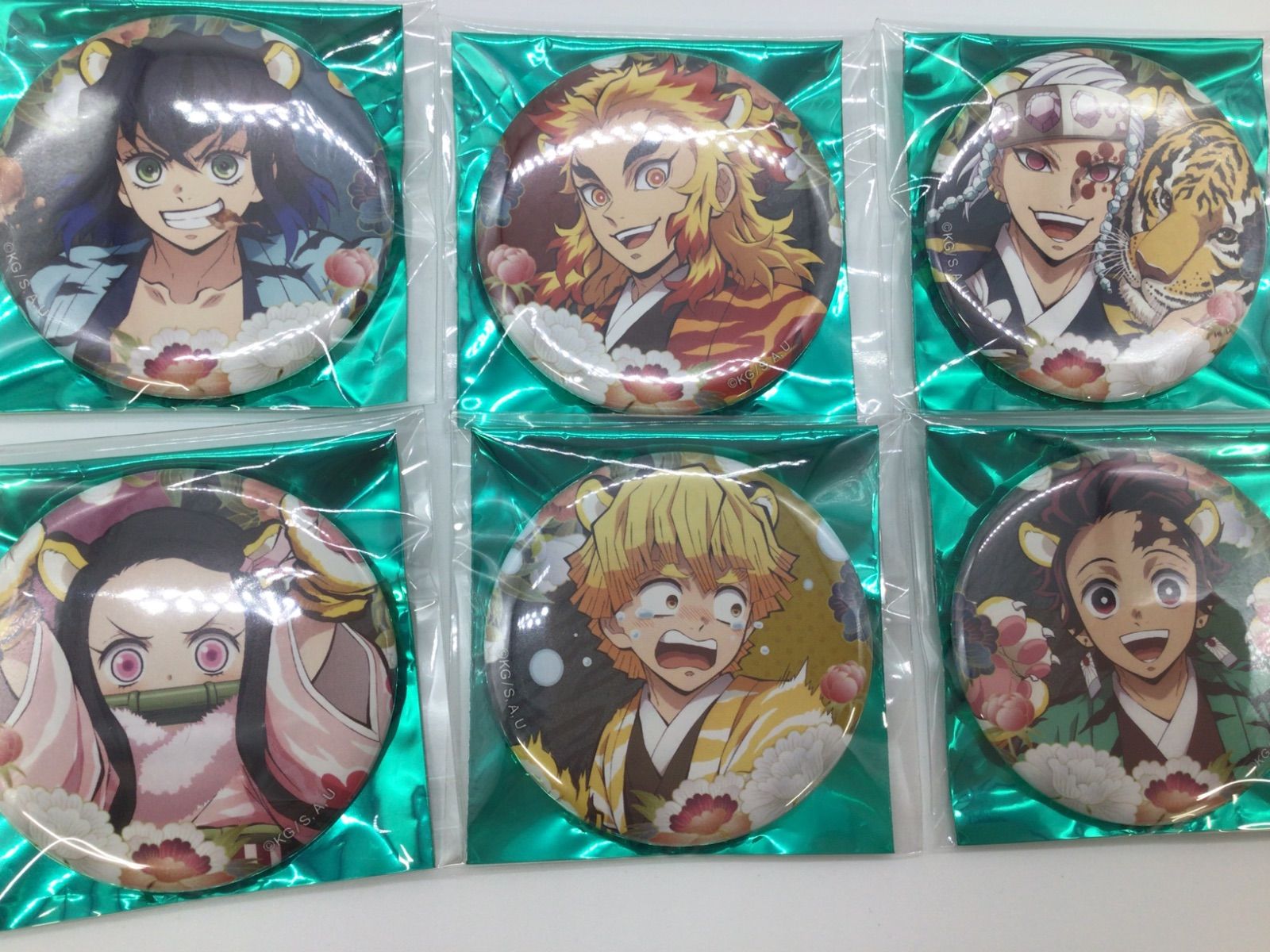 ◆全6種セット 「鬼滅の刃 鬼滅祭 ～アニメ参周年記念祭～ 寅年 ランダム57mm缶バッジ」 ufotable通販限定 6,825円