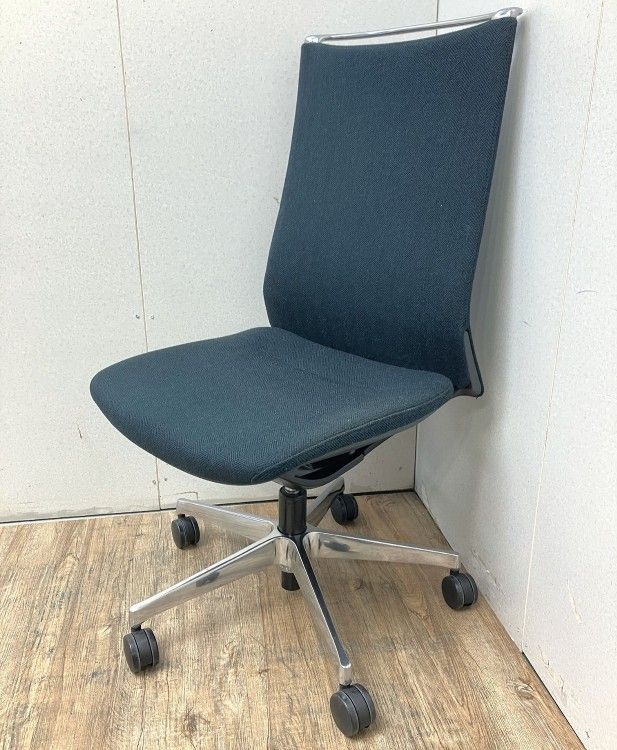 【中古品】オカムラ モードシリーズ モードチェア CA17BS FWJ1 ブラック