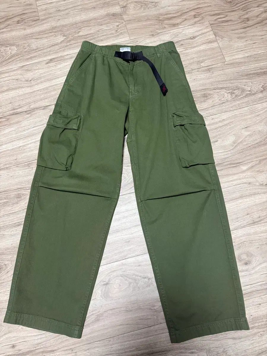 新品 グラミチ RIG カーゴパンツ オリーブ