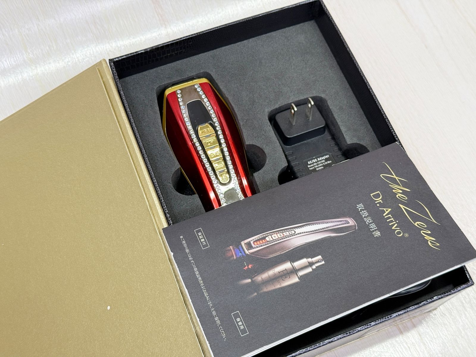 ドクター　アリーヴォ ザ ゼウス スワロフスキー　レッド　Dr.Arrivo The Zeus　MFIP キャビテーション LED EMS ボディケア 美顔器