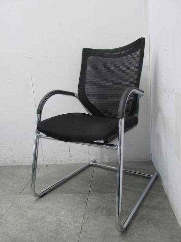 【中古品】オカムラ 固定肘付バロンチェア CP72BR ブラック
