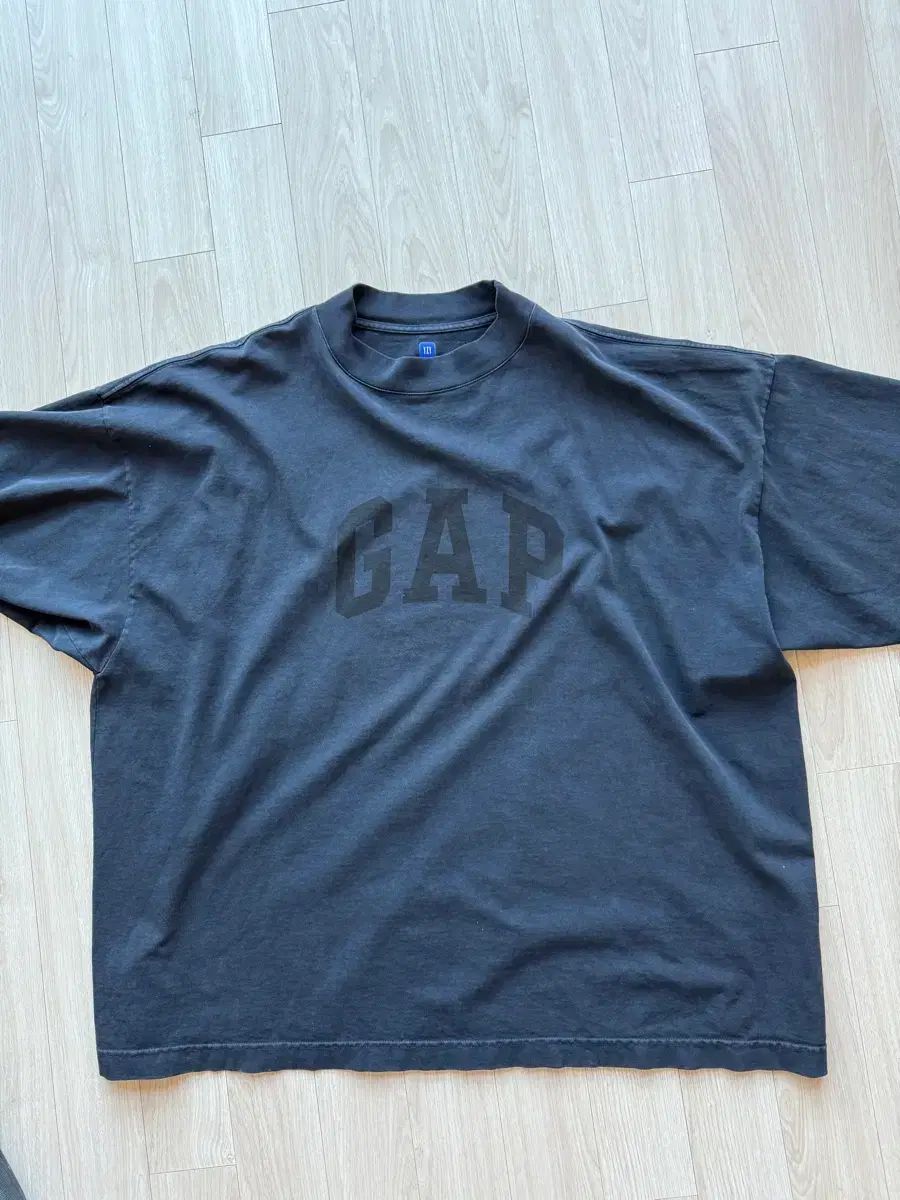L イージー ギャップ エンジニアード バイ バレンシアガ ドーブ 3/4 スリーブ Tシャツ
