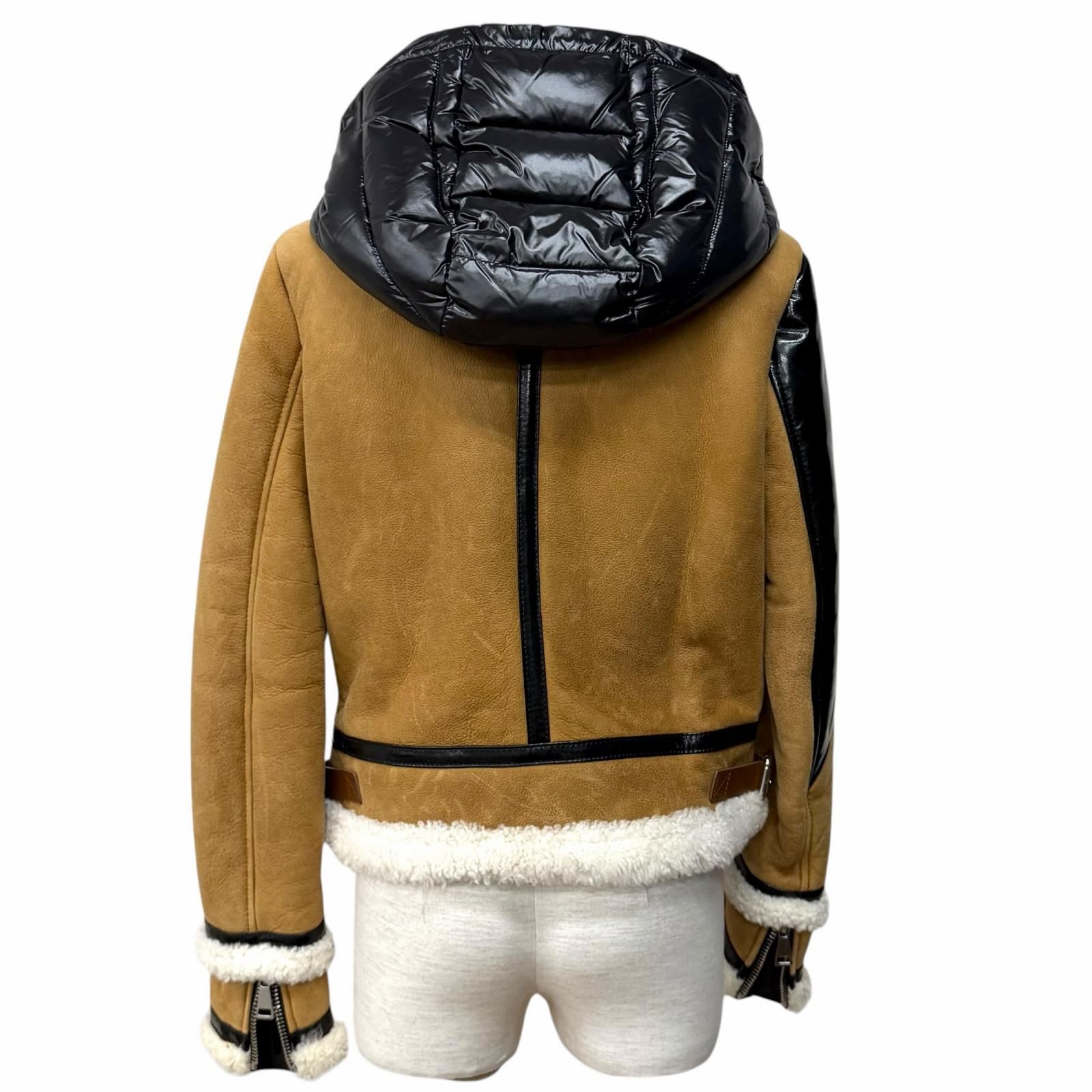 良品☆MONCLER モンクレール レザーロゴワッペン ダウン切り替え