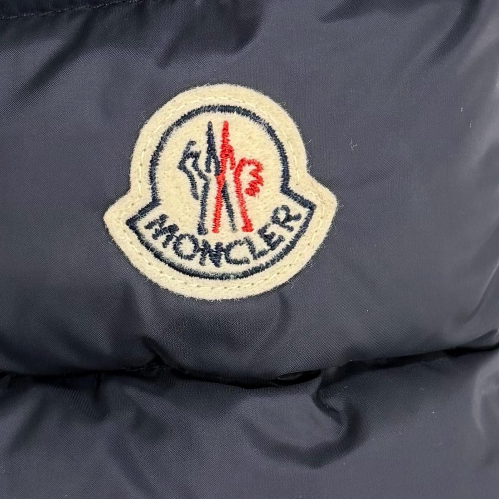 美品◇MONCLER モンクレール C20934930005 HERMINE エルミンヌ ロゴ 