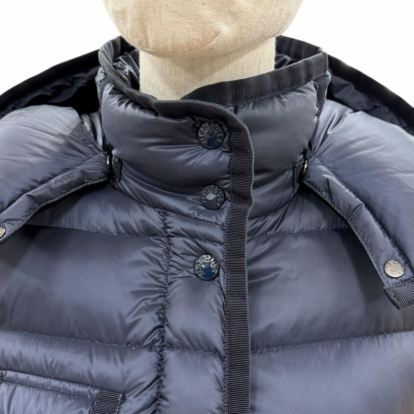 美品◇MONCLER モンクレール C20934930005 HERMINE エルミンヌ ロゴ 