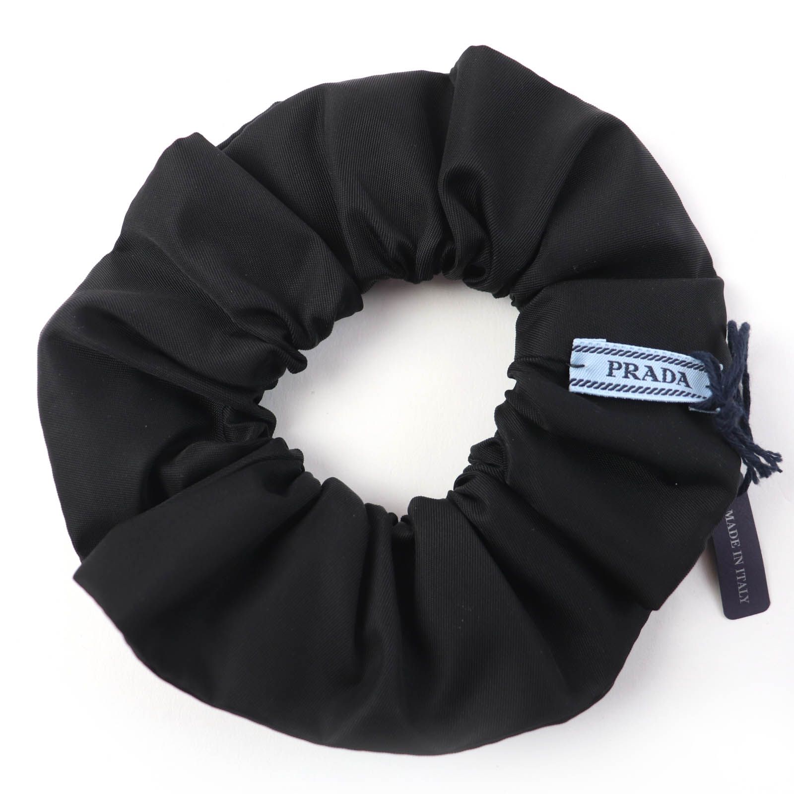 正規品 PRADA ブラック ヘアシュシュ RE-NYLON ウェブストア PRADA RE-NYLON シュシュ ブラック×ゴールド 箱無し