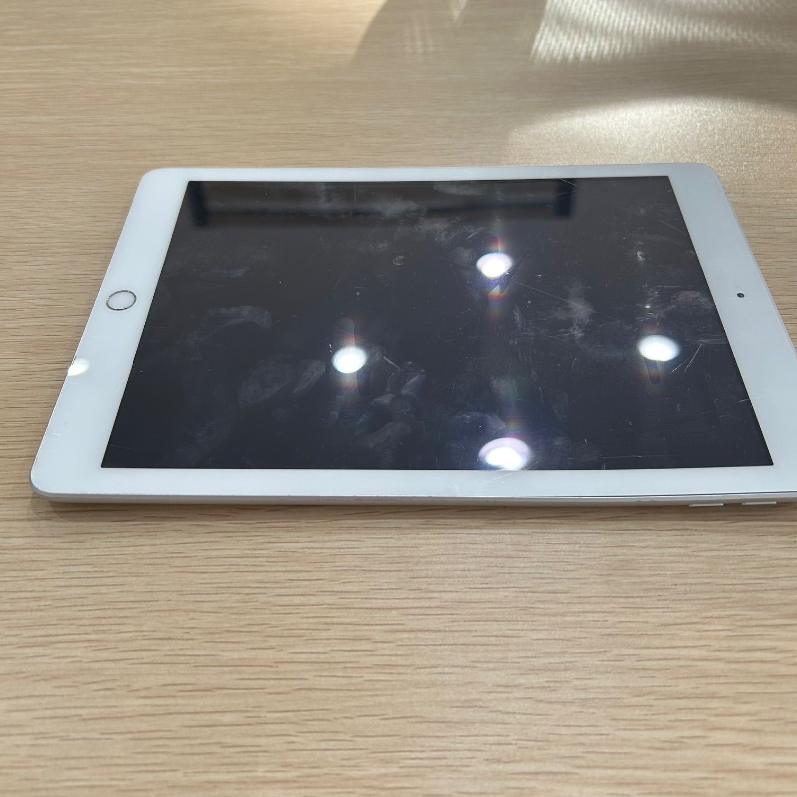 No.129【ジャンク】iPad 第五世代  (A1823) ジャンクiPad (第5世代) A1823 Wi-Fi+Cellular - メルカリ