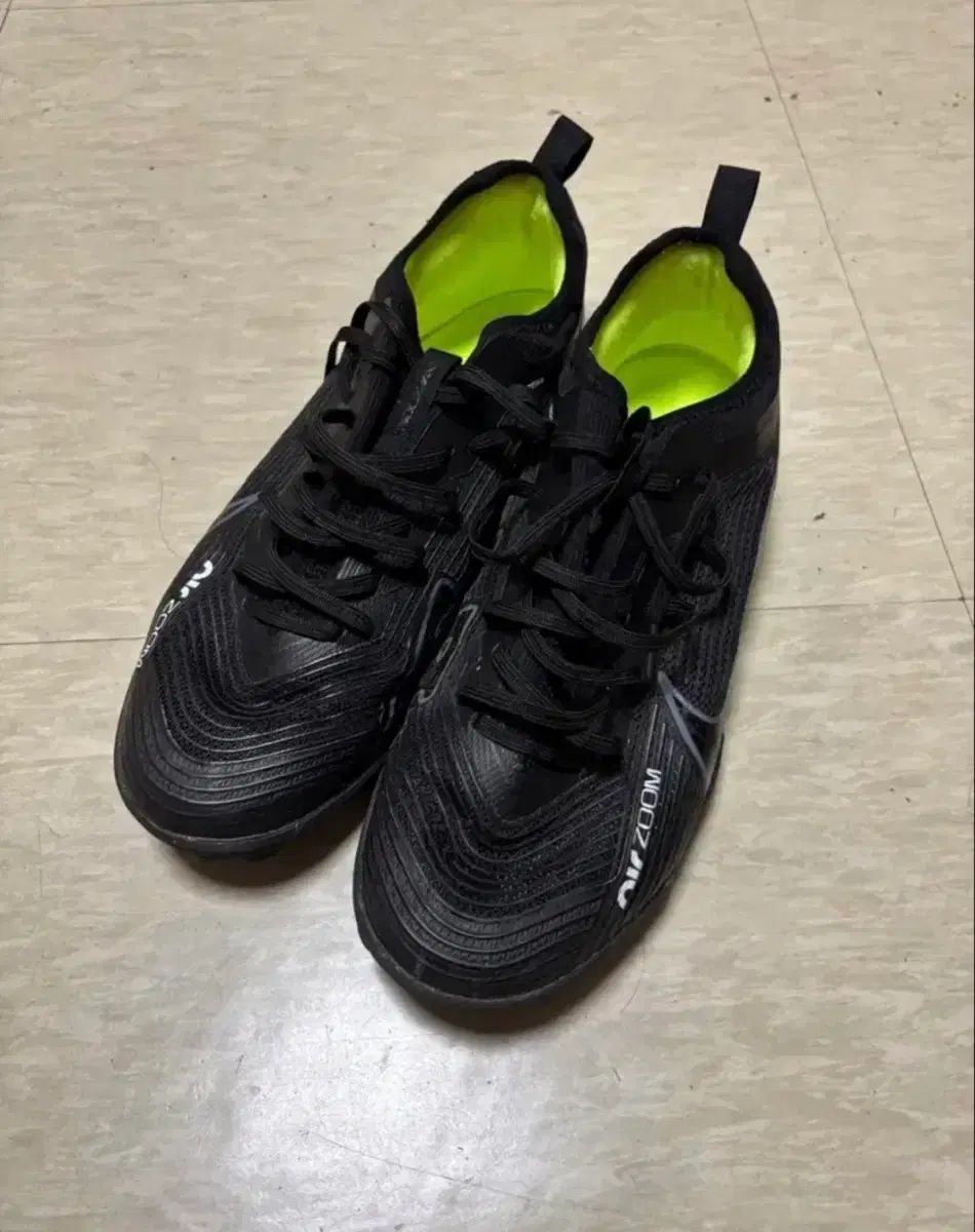 ナイキ ベイパー フットサルシューズ 265